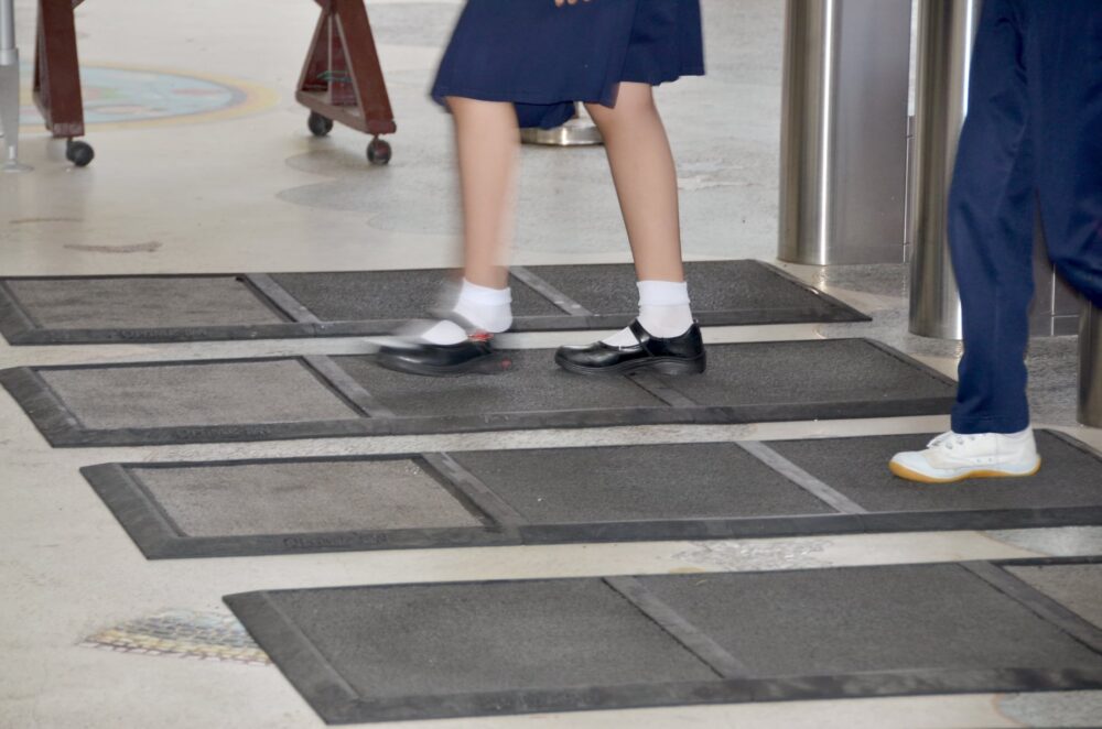 Optimuz-San / พรมดักฝุ่นพร้อมถาดรองน้ำยาฆ่าเชื้อ - Image 3